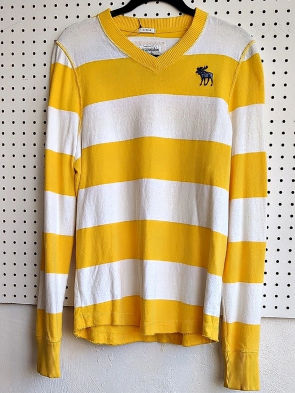 Abercrombie & Fitch Muscle Striped V-Neck Sweater